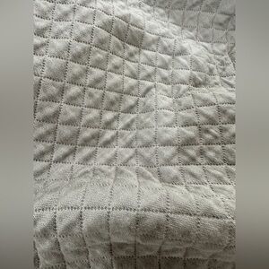 Frette Luxurious 100% Cotton Slight Sheen  Quilted Blanket K/Cal K
